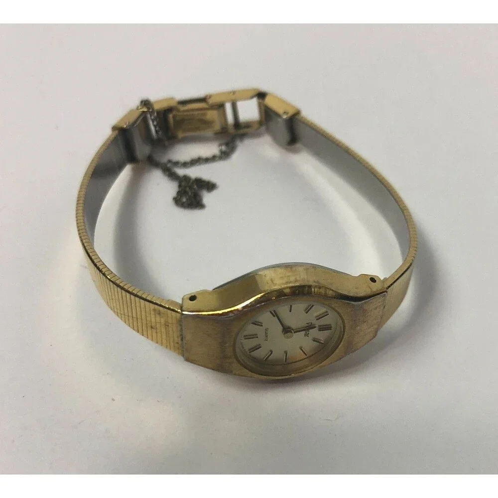 Pulsar Ladies Gold Toned Stainless Steel Bracelet Band Watch Analog Quartz